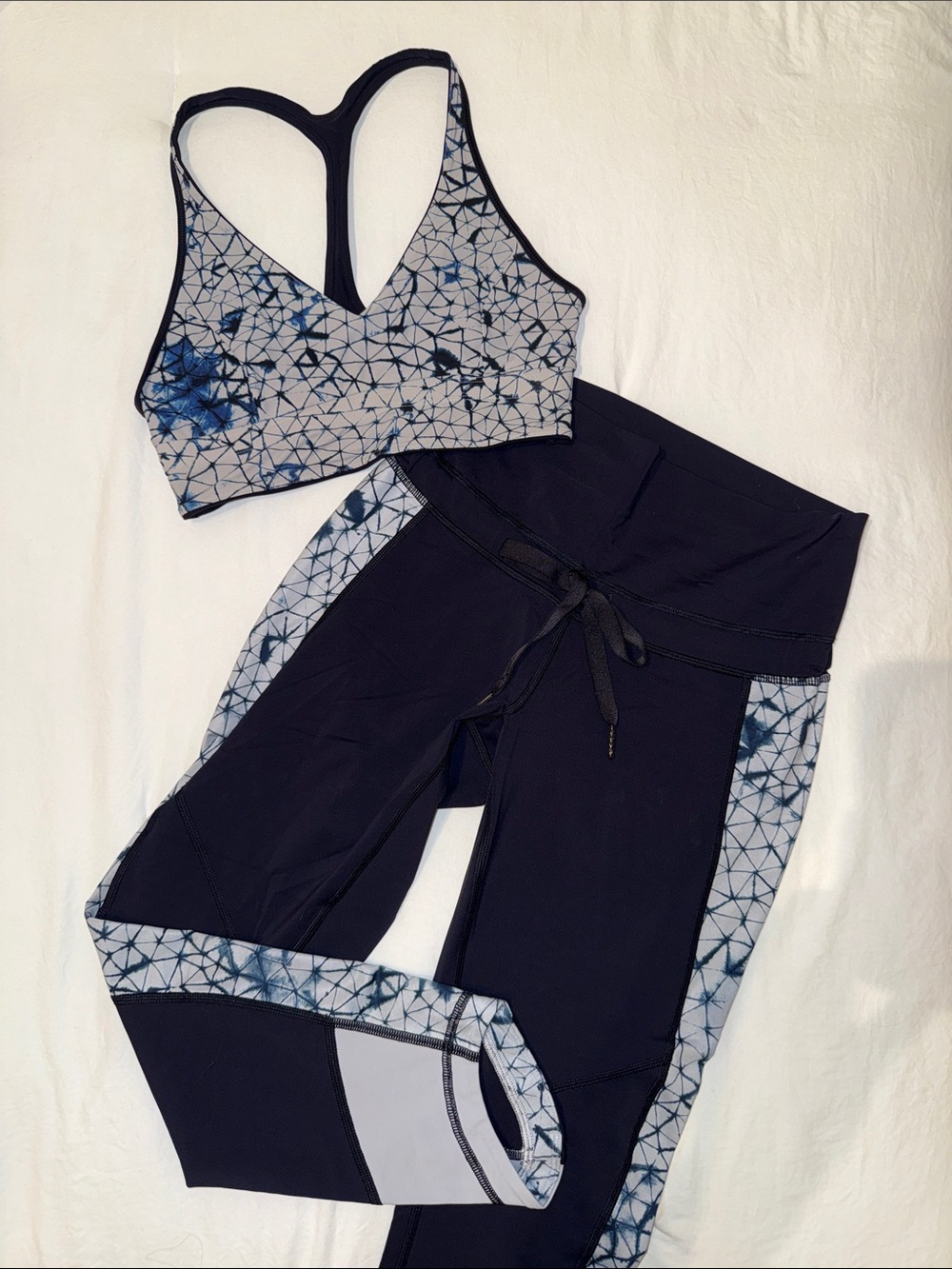 Lululemon leggings & sports bra set